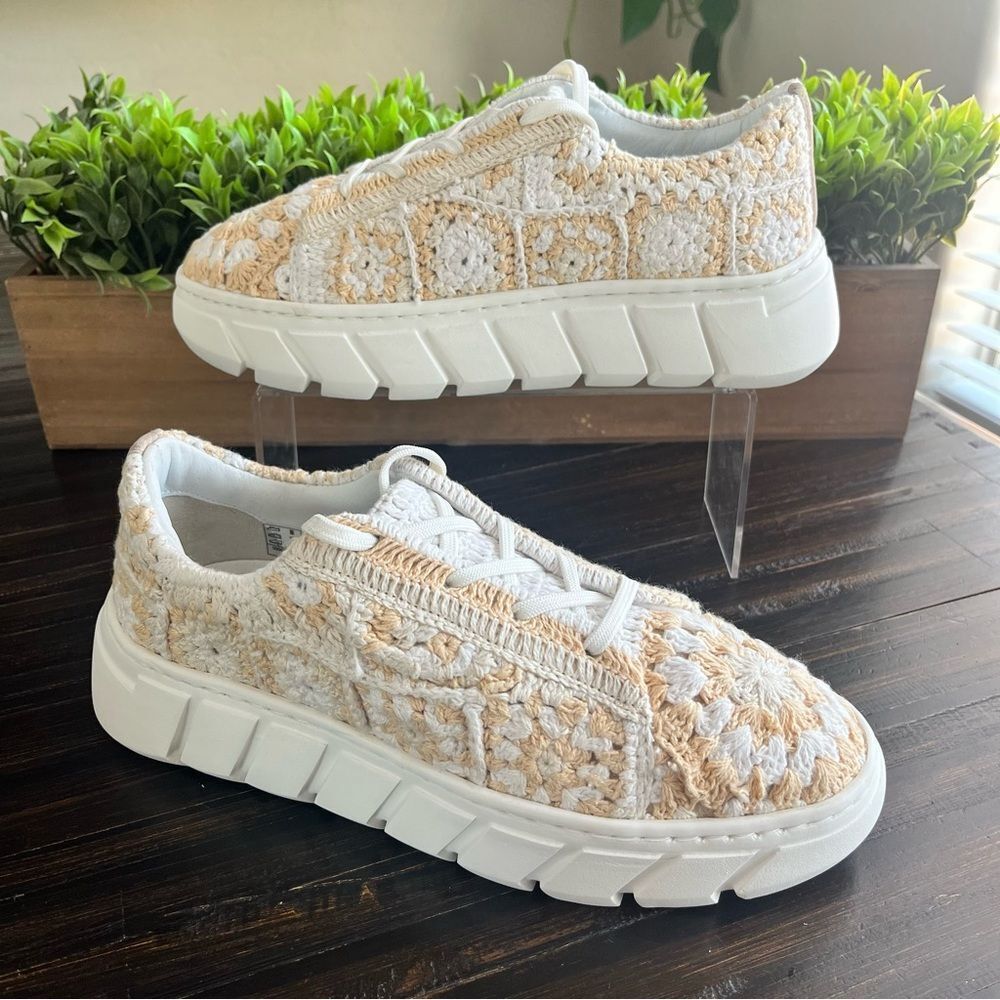 FREE PEOPLE Catch Me If You Can Crochet Platform Sneaker in Natural Size 9.5 NEW - Picture 4 of 15